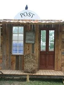 décor western la façade post